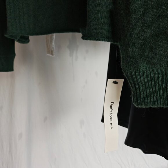 REFORMATION Cashmere Boyfriend Sweater in Dark Pine, size 6 - Picture 5 of 8